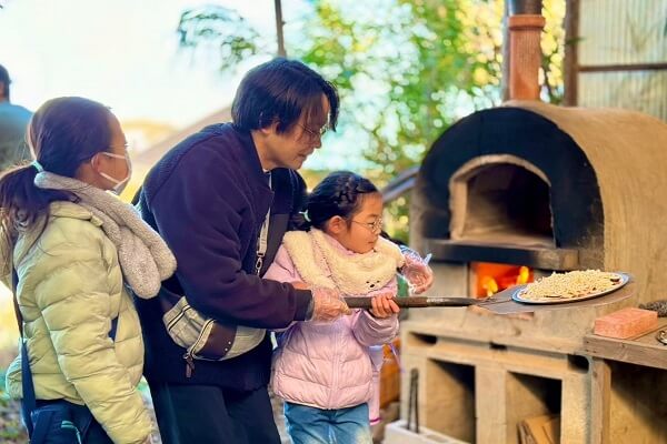 【1】11月16日【2】11月17日「いなぎめぐみの里山　 秋野菜の窯焼きピザ体験」