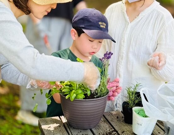 【1】5月17日【2】5月18日「いなぎめぐみの里山　ハーブの寄せ植え体験」